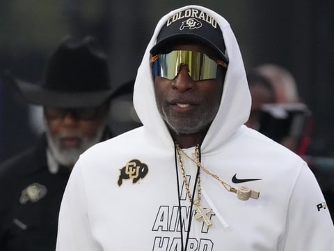 2026-09-19T225223Z_1699512021_MT1USATODAY29863920_RTRMADP_3_NCAA-FOOTBALL-COLORADO-AT-NORTHWESTERN (1)
