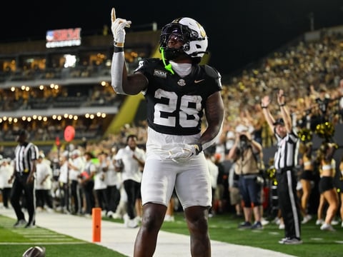 2026-09-11T084525Z_639243998_MT1USATODAY29786622_RTRMADP_3_NCAA-FOOTBALL-AUSTIN-PEAY-AT-VANDERBILT (1)