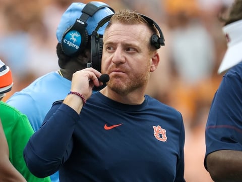 2026-10-03T232845Z_76795972_MT1USATODAY29990844_RTRMADP_3_NCAA-FOOTBALL-AUBURN-AT-TENNESSEE (2) (1)
