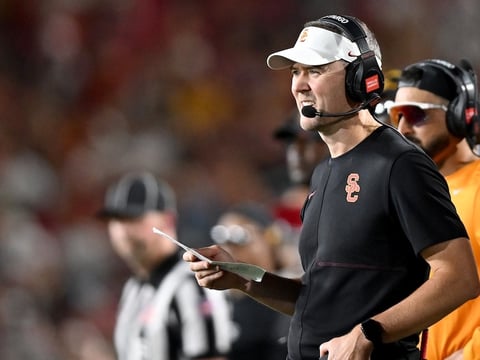 2026-10-04T032312Z_72970598_MT1USATODAY29994049_RTRMADP_3_NCAA-FOOTBALL-WASHINGTON-AT-SOUTHERN-CALIFORNIA (1)