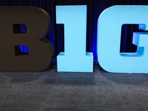 2025-10-08T142718Z_2086921141_MT1USATODAY27272764_RTRMADP_3_NCAA-BASKETBALL-BIG-TEN-MEDIA-DAY (1)