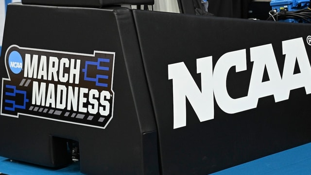 Bracketology: ESPN shakes up 2026 NCAA Tournament predictions ahead of New Year's Day
