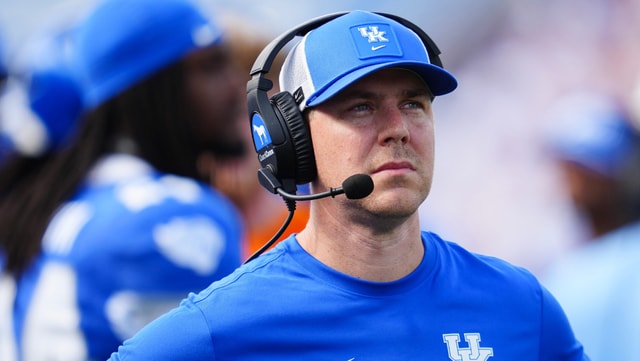 Copy of Copy of four-star-julian-phillips-discusses-recruitment-official-visits (29)