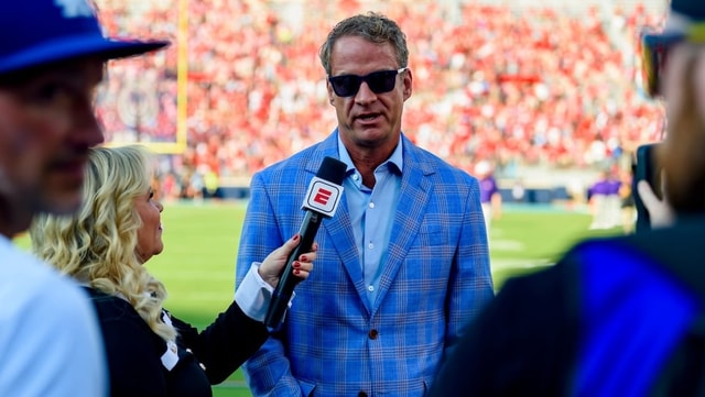 2026-09-19T224100Z_1950941074_MT1USATODAY29863867_RTRMADP_3_TIGERS-HEAD-COACH-LANE-KIFFIN-ARRIVES-AT-VAUGHT-HEMINGWAY (1)
