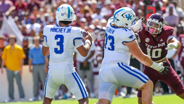 Olaus Alinen keeps a clean pocket for Kentucky QB Kenny Minchey, via Mont Dawson, KSR