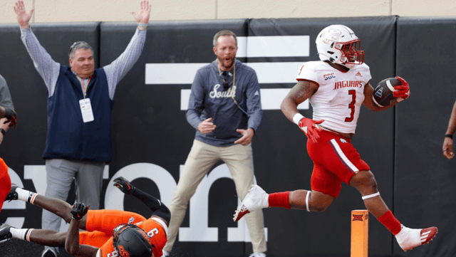 Copy of Copy of four-star-julian-phillips-discusses-recruitment-official-visits (50)