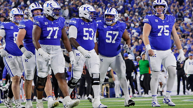 z - Kentucky oline_DD_0476