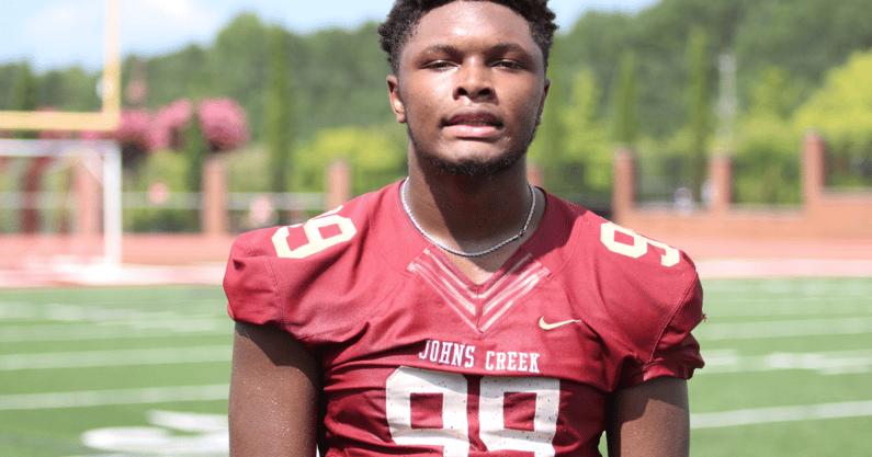 2024-dl-alex-cunningham-takes-in-florida-state-campus