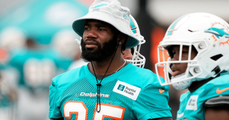 Dolphins-agree-restructure-Xavien-Howard-contract