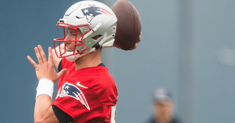 mac-jones-former-alabama-qb-throws-first-nfl-td-pass-patriots