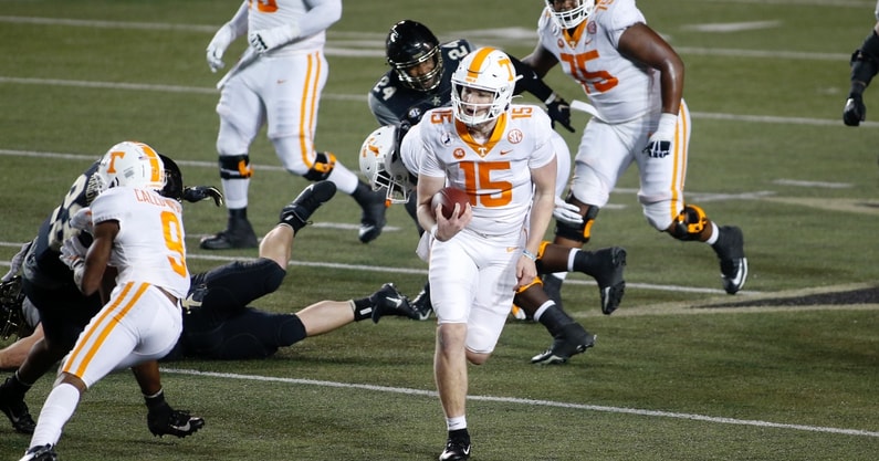 josh-heupel-happy-with-quarterbacks-play-after-first-scrimmage