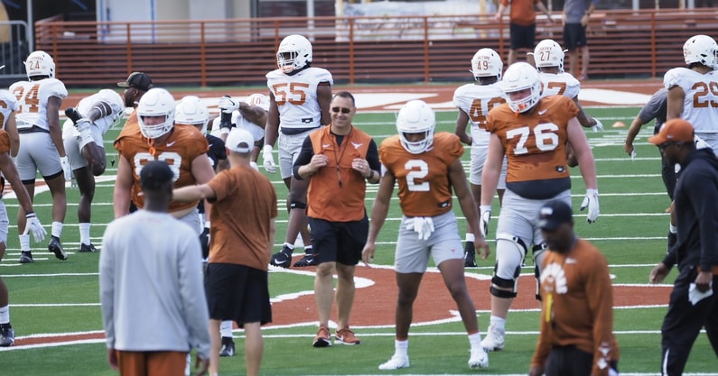 steve-sarkisian-texas-longhorns-first-scrimmage