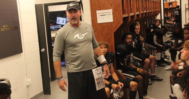 Trent Dilfer's High School FB Team Is So Rich, It Has Its Own