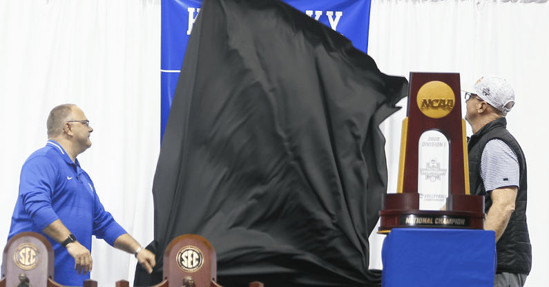 kentucky-volleyball-banner-skinner