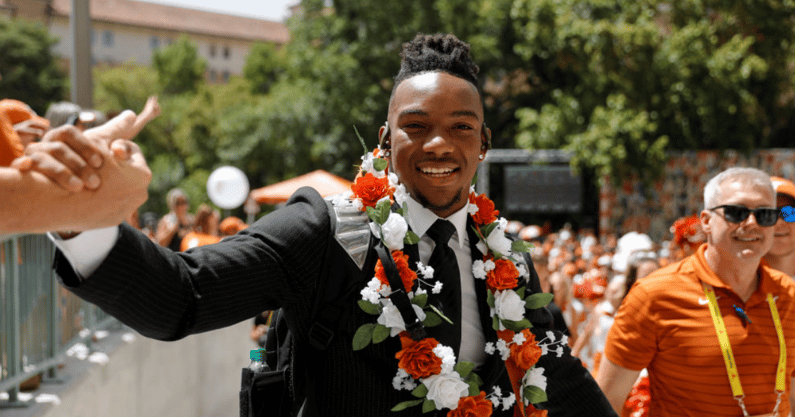 first-touchdown-of-steve-sarkisian-era-texas-longhorns