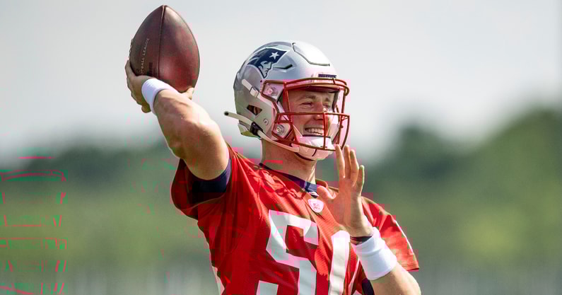 former-new-england-patriot-says-mac-jones-helped-cam-newton-with-playbook