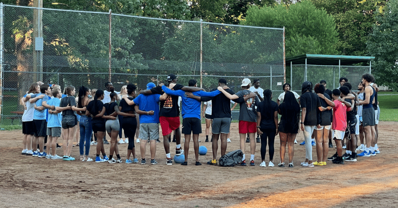 kentucky-mens-basketball-held-kickball-game-monday