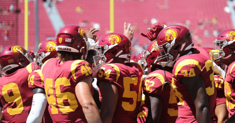 USC Huddle