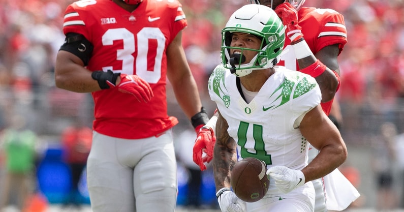 ohio-state-buckeyes-trolled-rubber-duck-being-left-middle-field-upset