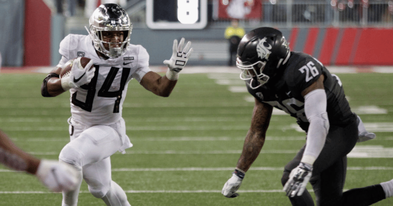 oregon-tight-end-cam-mccormick-out-season-leg-injury