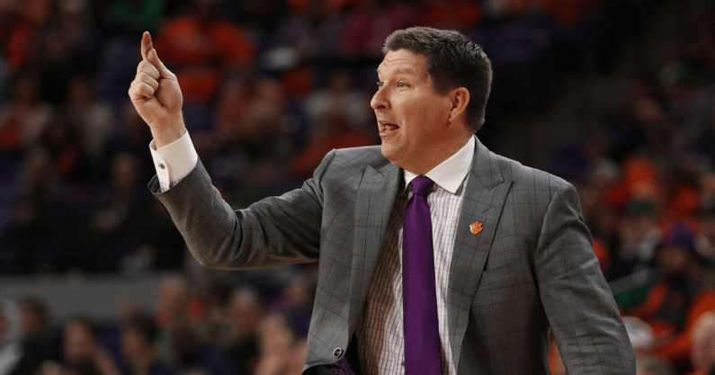 Clemson hoops coach Brad Brownell receives new contract