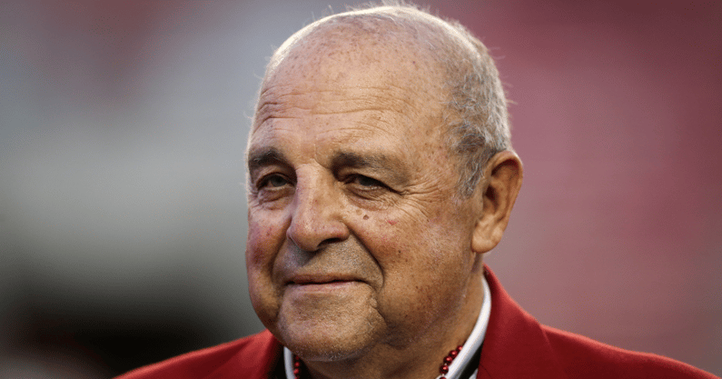 breaking-wisconsin-renames-football-field-honor-barry-alvarez