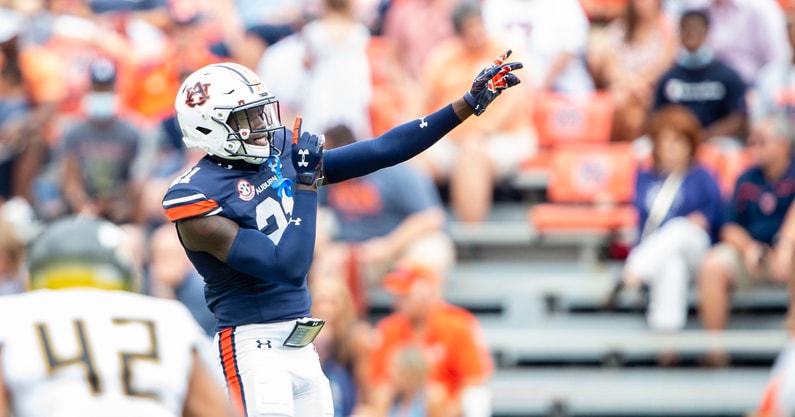 auburn-safety-ejected-targeting-against-georgia-bulldogs-smoke-monday