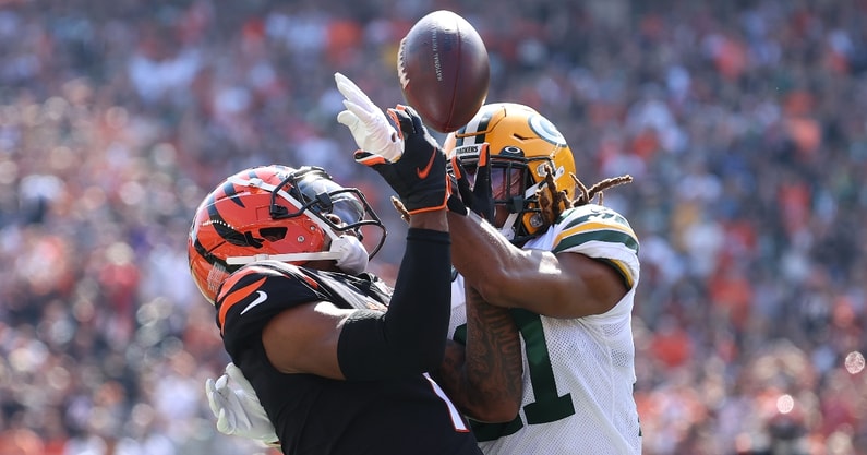 watch-jamarr-chase-makes-spectacular-catch-lsu-twitter-reacts