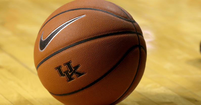 kentucky-point-guard-receives-medical-attention-for-in-practice-injury-sahvir-wheeler