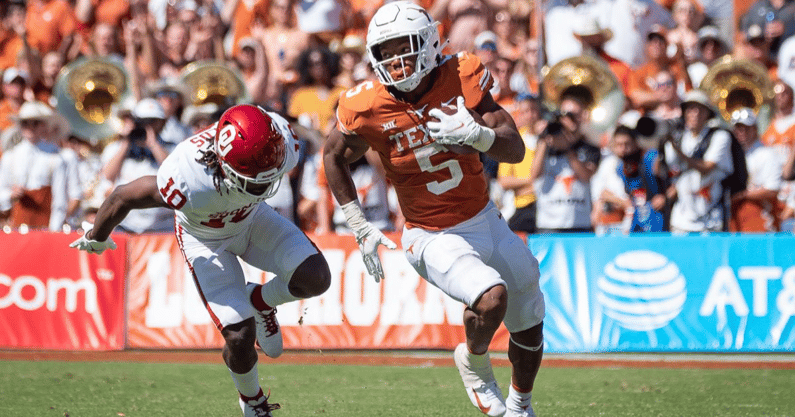 watch-texas-longhorns-running-back-bijan-robinson-extends-texas-lead-24-17-over-oklahoma-state
