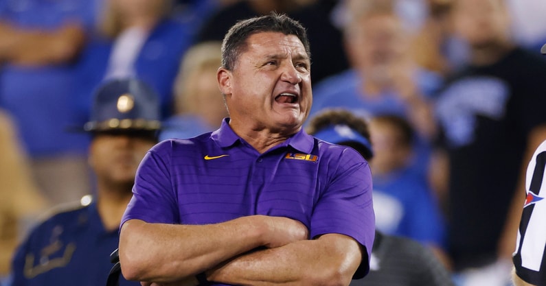 lsu-tigers-hold-players-only-meeting-before-florida-gators-ed-orgeron-hot-seat-job-security