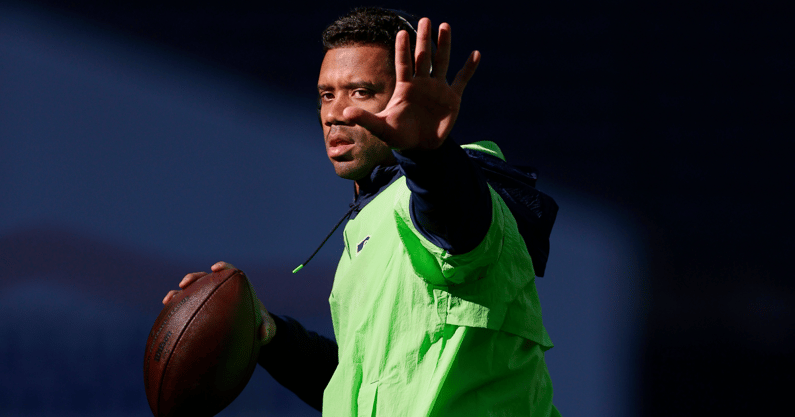 seahawks-place-quarterback-russell-wilson-injured-reserve-geno-smith-wisconsin
