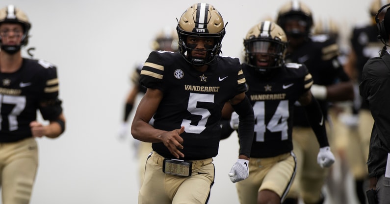 vanderbilt-commodores-starting-quarterback-ken-seals-injured-mike-wright-to-start-south-carolina-gamecocks