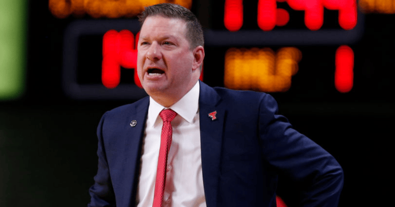 Chris-Beard-reveals-big-sacrifice-ahead-2021-2022-season-Texas-Longhorns-basketball-beer