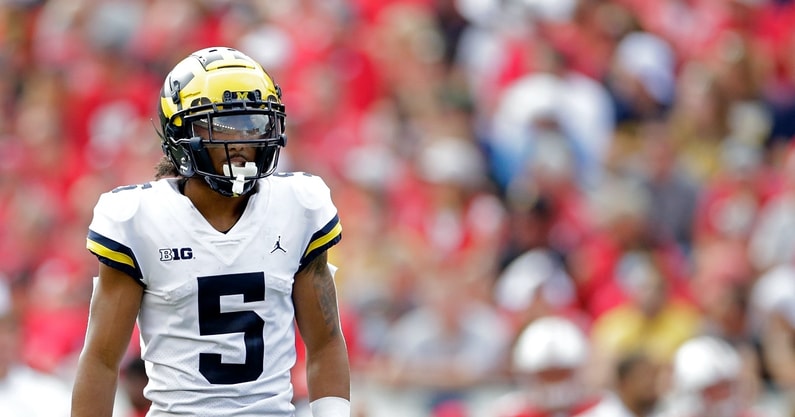 watch-incredible-interception-by-michigan-wolverines-db-dj-turner-ii-against-northwestern