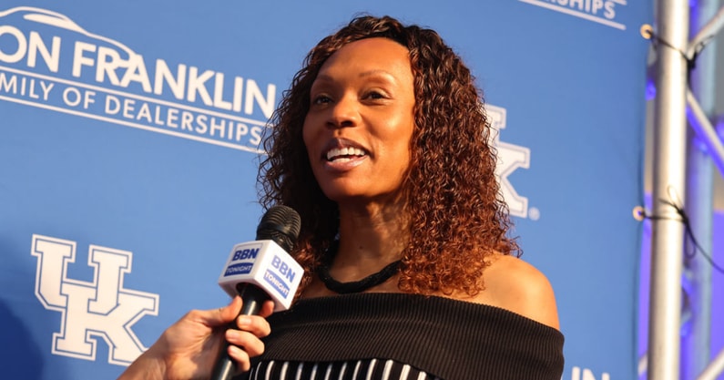 kyra-elzy-embracing-change-culture-for-kentucky-wbb