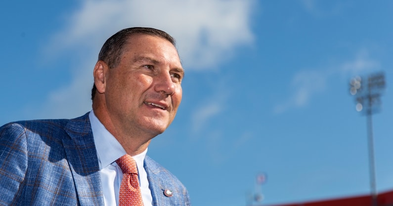 dan-mullen-clarifies-previous-statements-on-recruiting-media-blackout-florida-gators