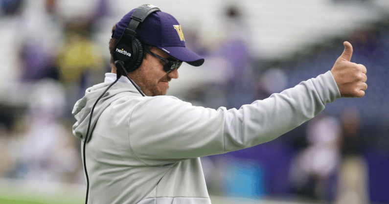 Washington-Huskies-Jimmy-Lake-fires-assistant-coach-offensive-coordinator-John-Donovan-after-Oregon-loss