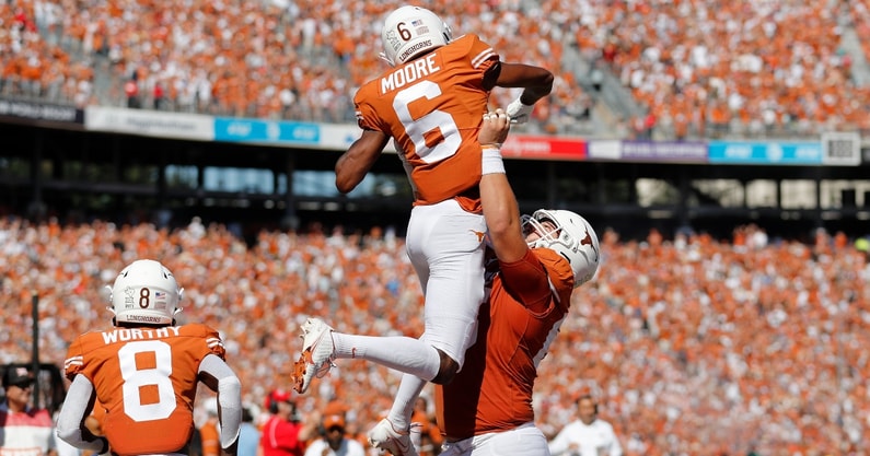 texas-wide-receiver-joshua-moore-officially-enters-ncaa-transfer-portal-steve-sarkisian