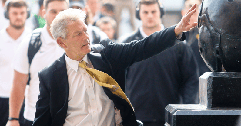iowa-head-coach-kirk-ferentz-picks-huge-bonus-with-minnesota-win