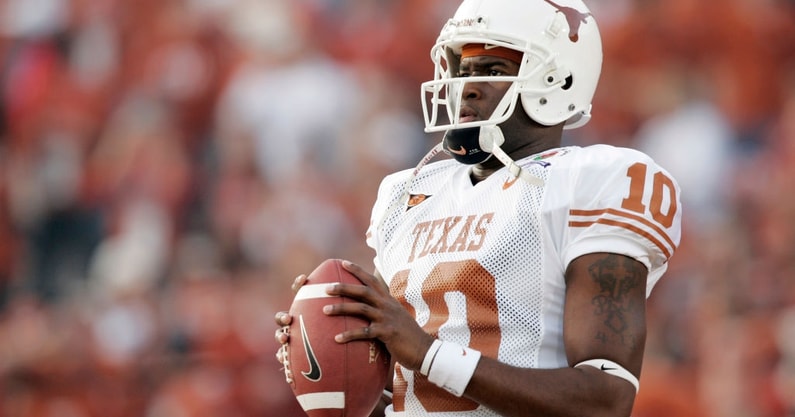 texas-legend-vince-young-sends-message-steve-sarkisian-after-loss-longhorns-kansas