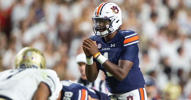 tj-finley-reacts-taking-over-auburn-starting-qb-quarterback-bo-nix-south-Carolina-gamecocks