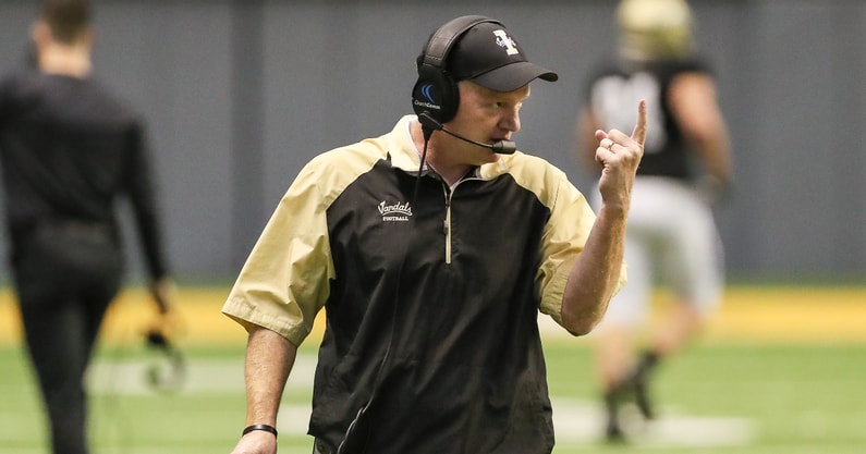 idaho-vandals-vandals-part-ways-with-fire-head-coach-paul-petrino-bobby-petrino-coaching-carousel
