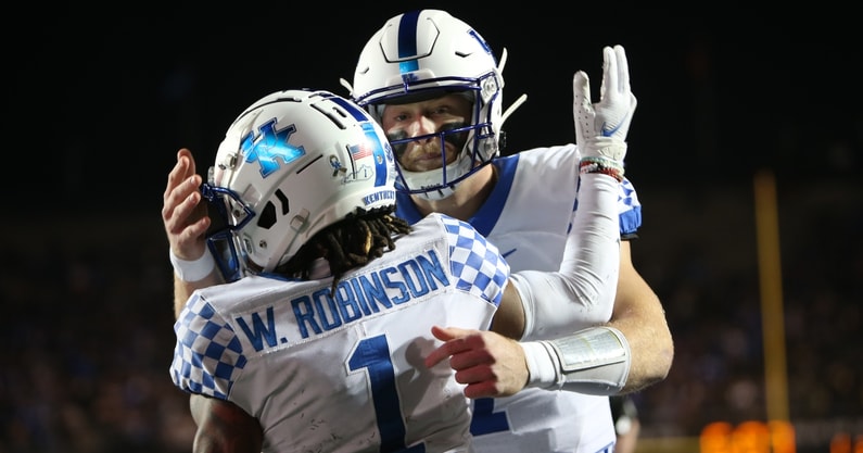 Photos: Kentucky unveils new uniforms - Footballscoop