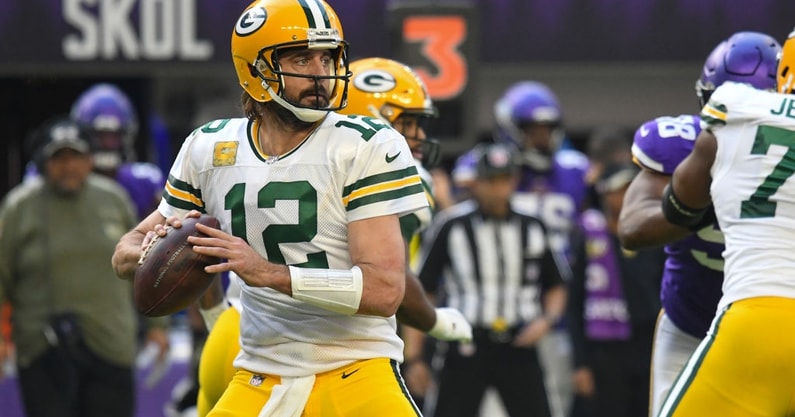 aaron-rodgers-comments-injury-that-continues-bother-him-turf-toe-packers-vikings