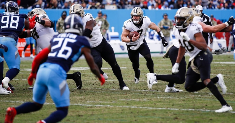 new-orleans-saints-sign-taysom-hill-odd-contract-extension-quarterback-tight-end