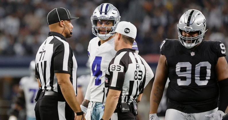 watch-referee-falls-down-as-tony-pollard-returns-kick-back-for-touchdown-in-cowboys-raiders-game