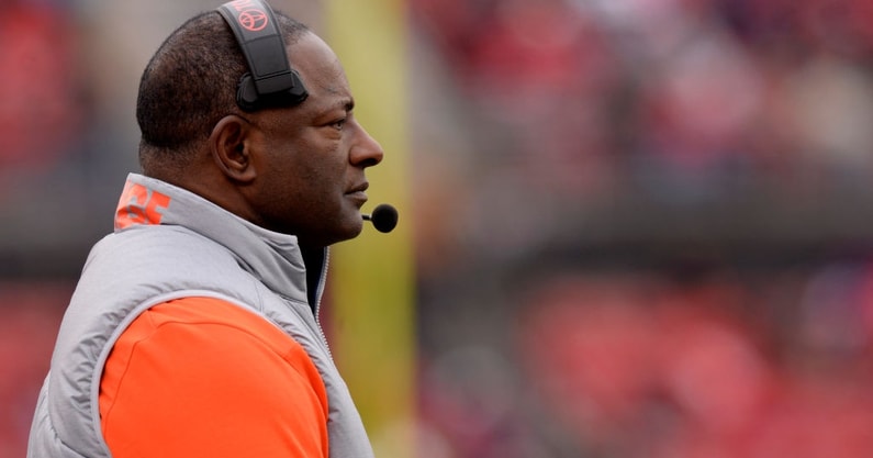 syracuse-announces-major-overhaul-coaching-staff-dino-babers-sterlin-gilbert-offensive-coordinator-f