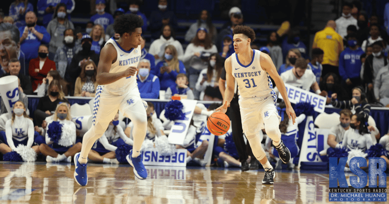kentucky-basketball-identity-wearing-teams-out