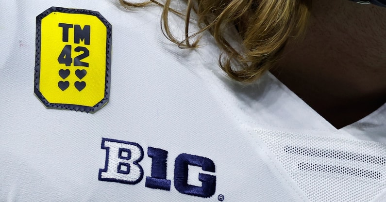 michigan-selling-patches-honoring-victims-oxford-shooting-big-ten-championship-game